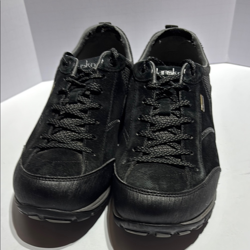 Dansko Athletic Shoes Black Vibram  Lightweight Waterproof Performance